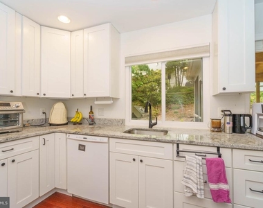 6224 Capella Avenue - Photo Thumbnail 6