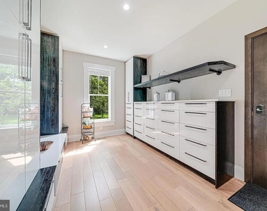 9908 Blake Lane - Photo Thumbnail 17