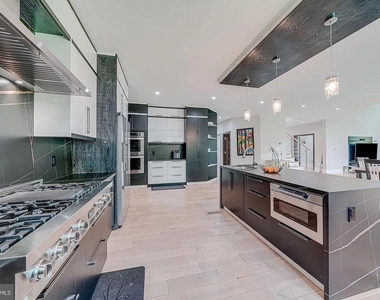 9908 Blake Lane - Photo Thumbnail 14