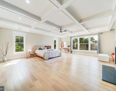 9908 Blake Lane - Photo Thumbnail 19