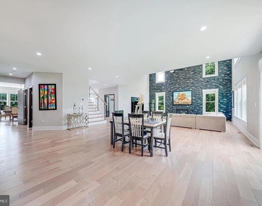9908 Blake Lane - Photo Thumbnail 16