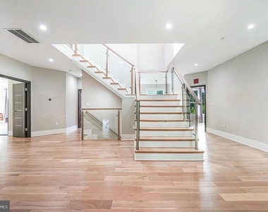 9908 Blake Lane - Photo Thumbnail 24