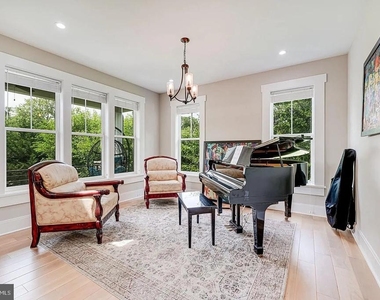 9908 Blake Lane - Photo Thumbnail 4
