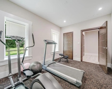 9908 Blake Lane - Photo Thumbnail 26