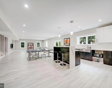 9908 Blake Lane - Photo Thumbnail 11