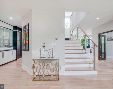 9908 Blake Lane - Photo Thumbnail 13