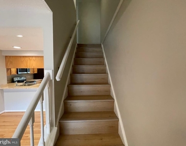 11906 Fieldthorn Court - Photo Thumbnail 17