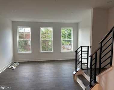 11256 Bunsen Street - Photo Thumbnail 5
