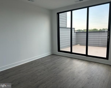 11256 Bunsen Street - Photo Thumbnail 2