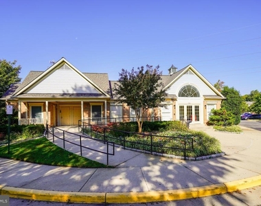 6610 Hunter Creek Lane - Photo Thumbnail 32