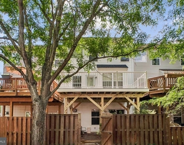 6610 Hunter Creek Lane - Photo Thumbnail 2