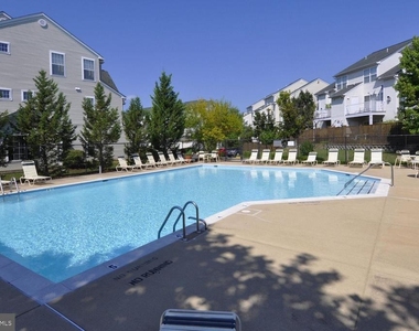 6610 Hunter Creek Lane - Photo Thumbnail 34