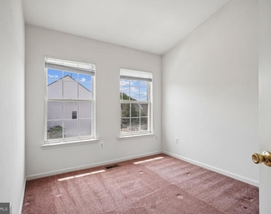 6610 Hunter Creek Lane - Photo Thumbnail 22