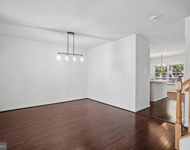 6610 Hunter Creek Lane - Photo Thumbnail 7