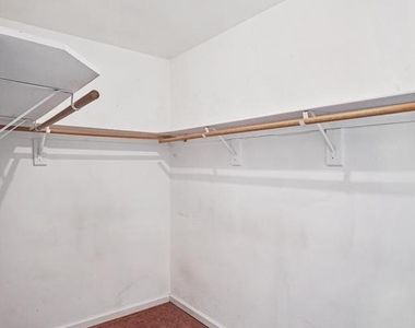 6610 Hunter Creek Lane - Photo Thumbnail 15