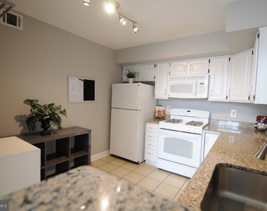 12205 Fairfield House Drive - Photo Thumbnail 16