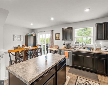 350 Sage Circle - Photo Thumbnail 13