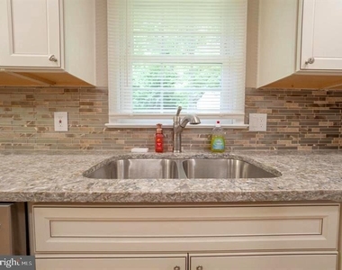 314 Elmwood Drive - Photo Thumbnail 9