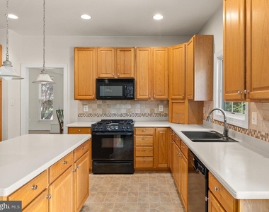 17277 Kettlebrook Landing - Photo Thumbnail 12