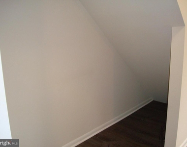 204 Cameron Street - Photo Thumbnail 7