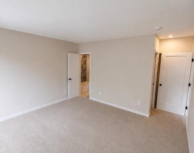 5500 Holmes Run Parkway - Photo Thumbnail 16
