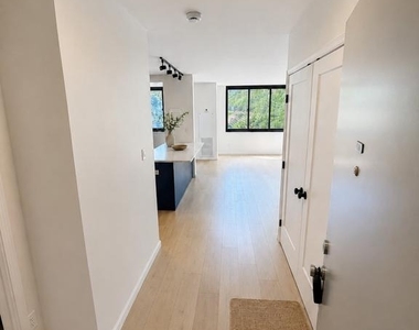 5500 Holmes Run Parkway - Photo Thumbnail 7