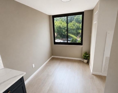 5500 Holmes Run Parkway - Photo Thumbnail 10