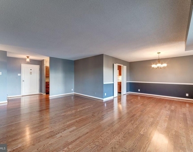 203 Yoakum Parkway - Photo Thumbnail 1