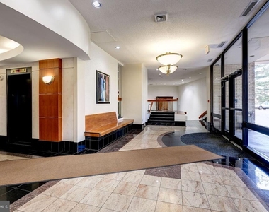 203 Yoakum Parkway - Photo Thumbnail 35