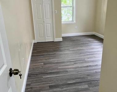 1428 S 15th Street - Photo Thumbnail 9