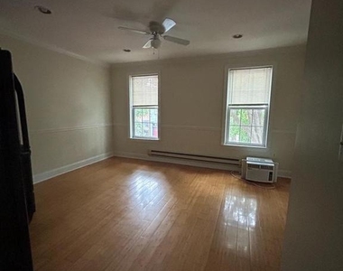 2225 Reed St - Photo Thumbnail 5