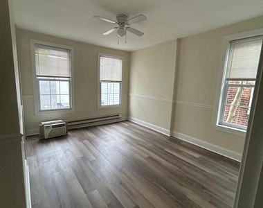2225 Reed St - Photo Thumbnail 8