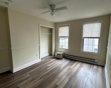 2225 Reed St - Photo Thumbnail 9