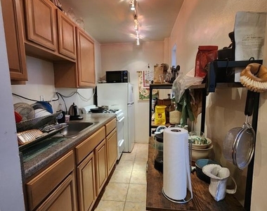 322 S 11th Street - Photo Thumbnail 2