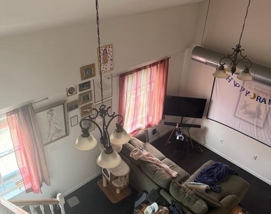 1609 Mount Vernon Street - Photo Thumbnail 2