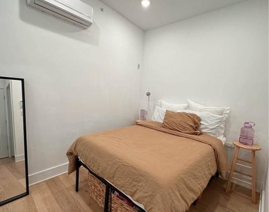136 Chestnut Street - Photo Thumbnail 4
