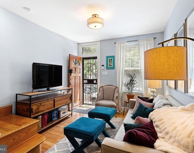 2413 Aspen Street - Photo Thumbnail 2