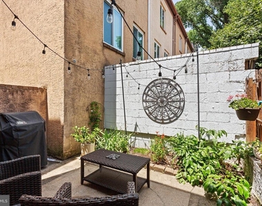 2413 Aspen Street - Photo Thumbnail 5