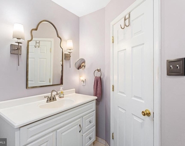 2413 Aspen Street - Photo Thumbnail 8