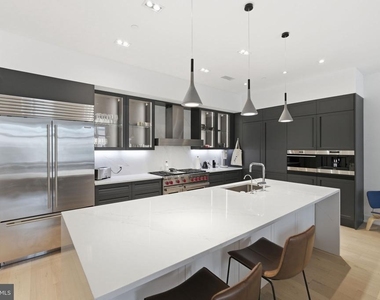 2108-10 Walnut Street - Photo Thumbnail 6