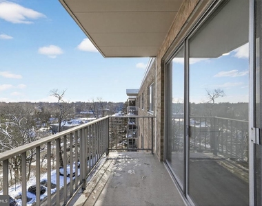 309 Florence Avenue - Photo Thumbnail 14