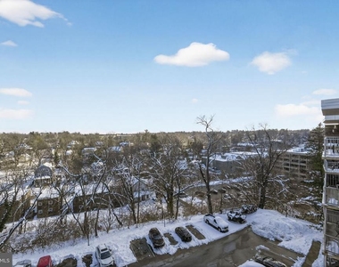 309 Florence Avenue - Photo Thumbnail 5