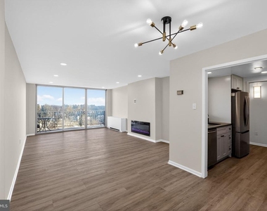 309 Florence Avenue - Photo Thumbnail 15