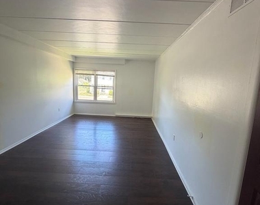 608 Easton Road - Photo Thumbnail 11