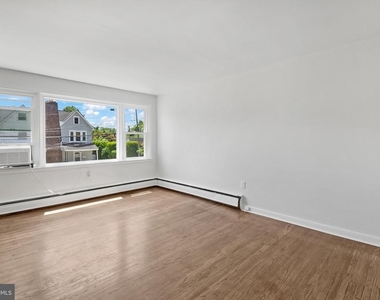 2409 Manor Road - Photo Thumbnail 1