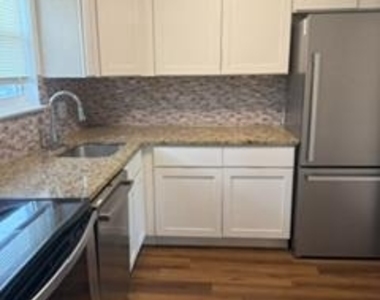 1020 Jardin Court - Photo Thumbnail 4