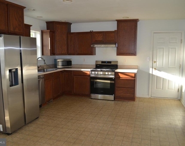 12113 Fallen Timbers Circle - Photo Thumbnail 5