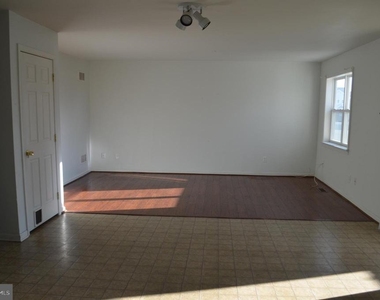 12113 Fallen Timbers Circle - Photo Thumbnail 7