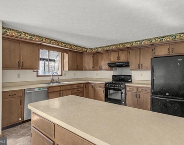 22397 Armstrong Drive - Photo Thumbnail 23