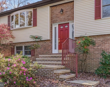 22397 Armstrong Drive - Photo Thumbnail 13